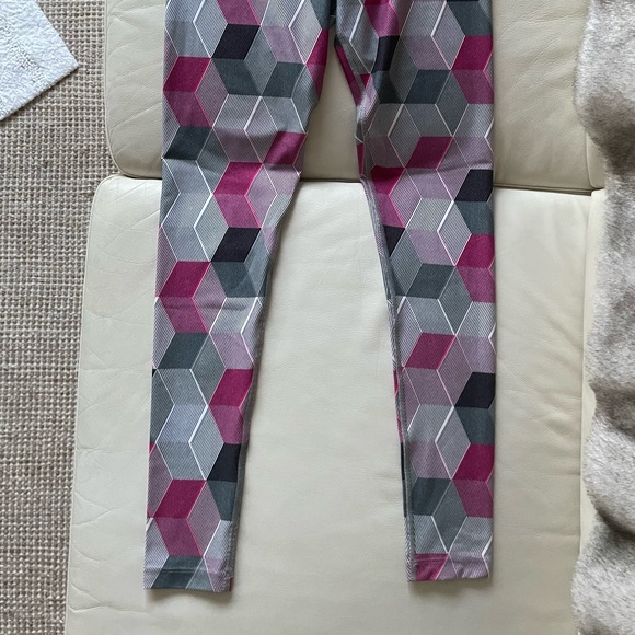 Lorna Jane Gre and Pink Geometric Pattern Gym Tights - Picture 2 of 2